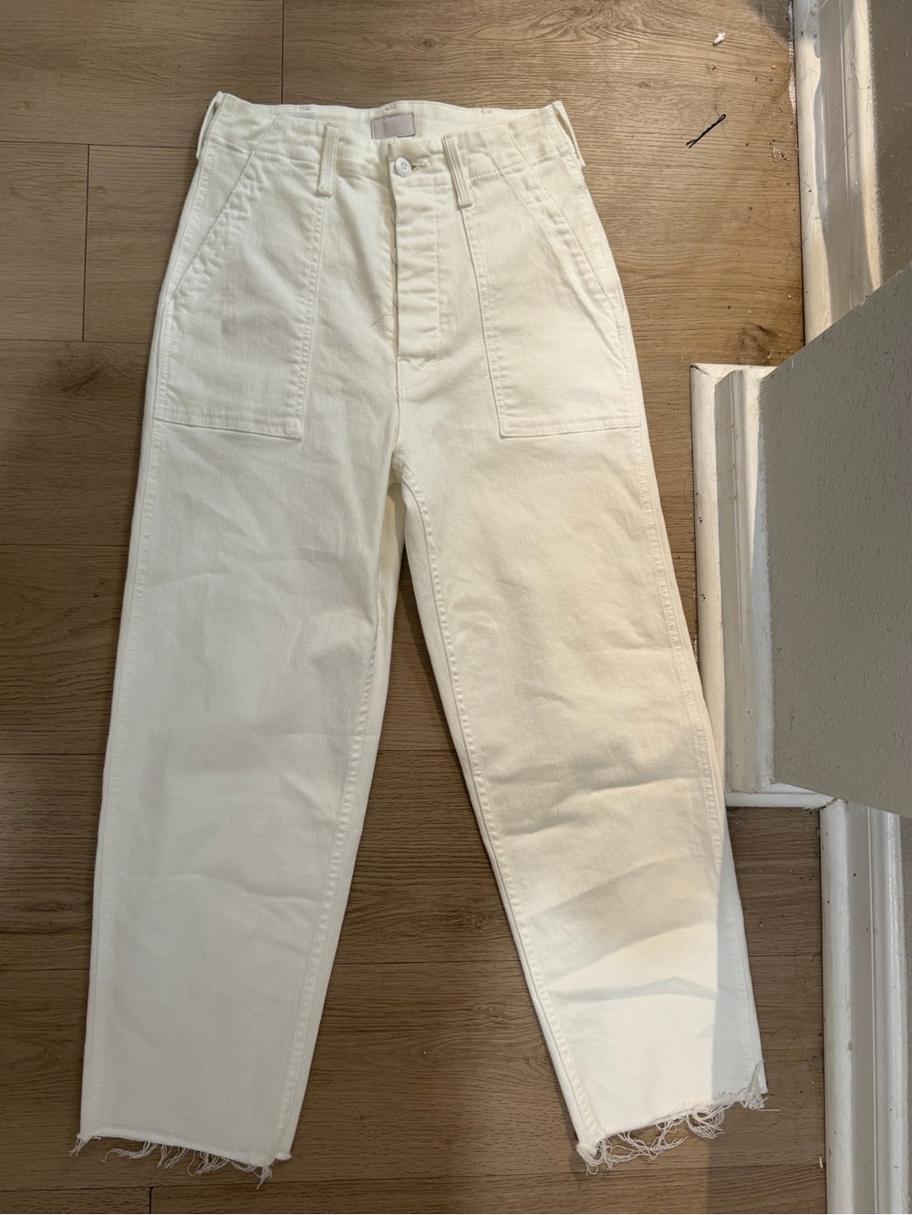 mother patch pocket private ankle fray white button fly 23(BUT FITS LIKE A 2!!) - Picture 2 of 7